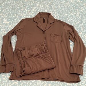SKIMS fossil Women's Pajama Set